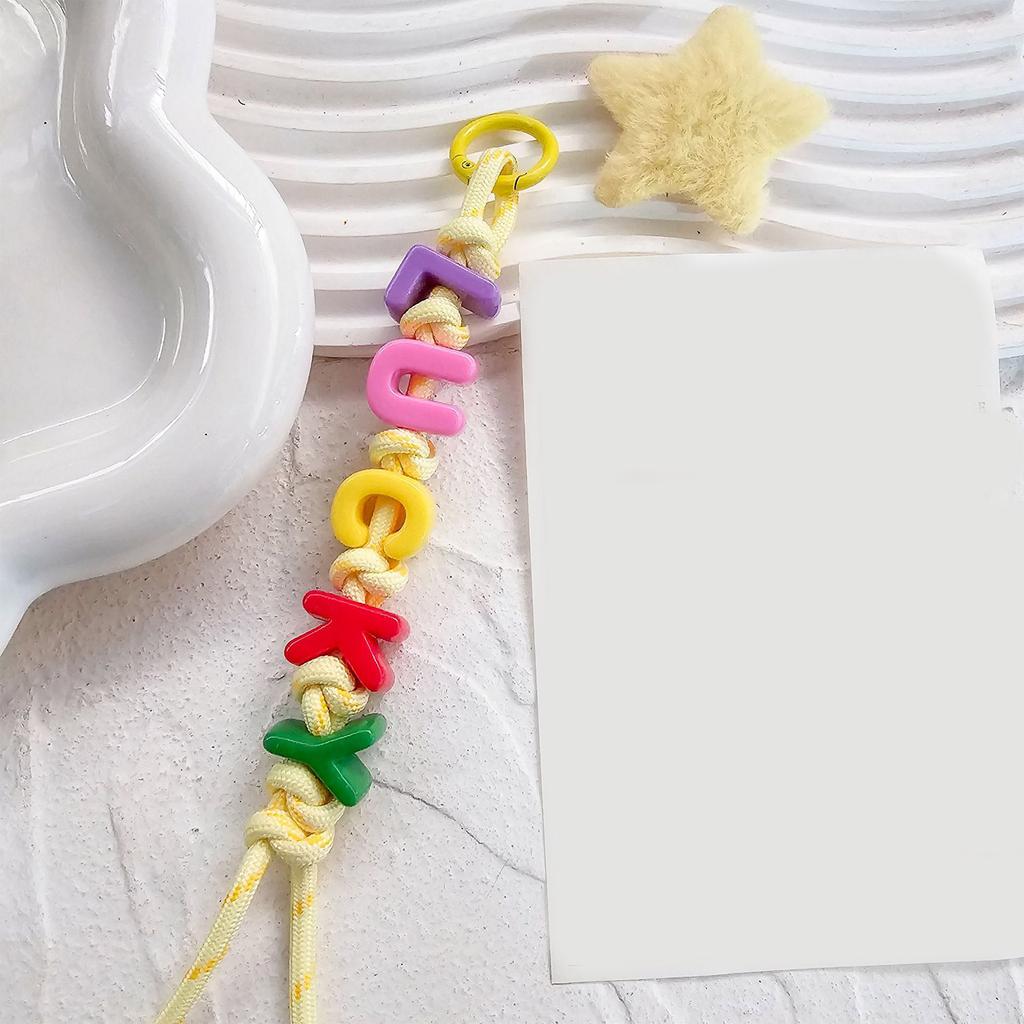 Красочный шарм-подвеска для сумки с алфавитными бусинами, персонализированный дизайн, подвеска для сумки для модного заявления и уникального стиля