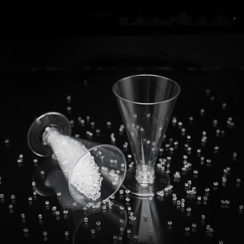 Одноразовые пластиковые десертные стаканчики с крышками