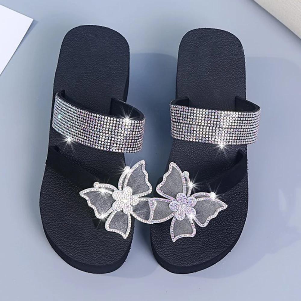 Женские тапочки на танкетке, новые летние модные сандалии, тапочки-бабочки со стразами, уличные с открытым носком, женские шлепанцы, женские шлепанцы