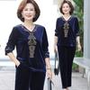 Women's Autumn Gold Velvet Suit: Fashionable, Loose-Fit Two-Piece for Middle-Aged & Elderly, Plus-Size Available.
