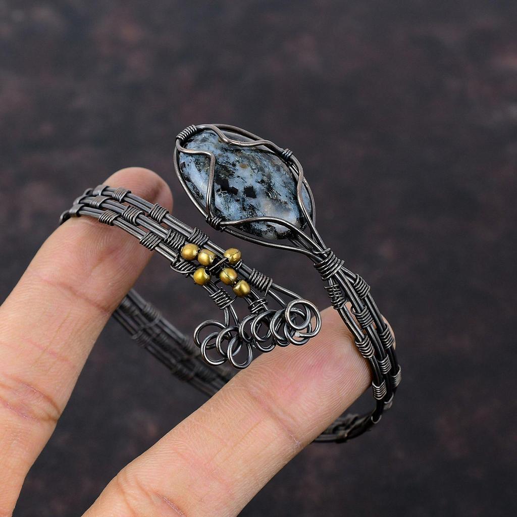 Браслет из астрофиллита, браслет-манжета с обмоткой из медной проволоки, регулируемый браслет-манжета, медная проволока, украшения из драгоценных камней, подарок для мамы, изящный браслет ручной работы