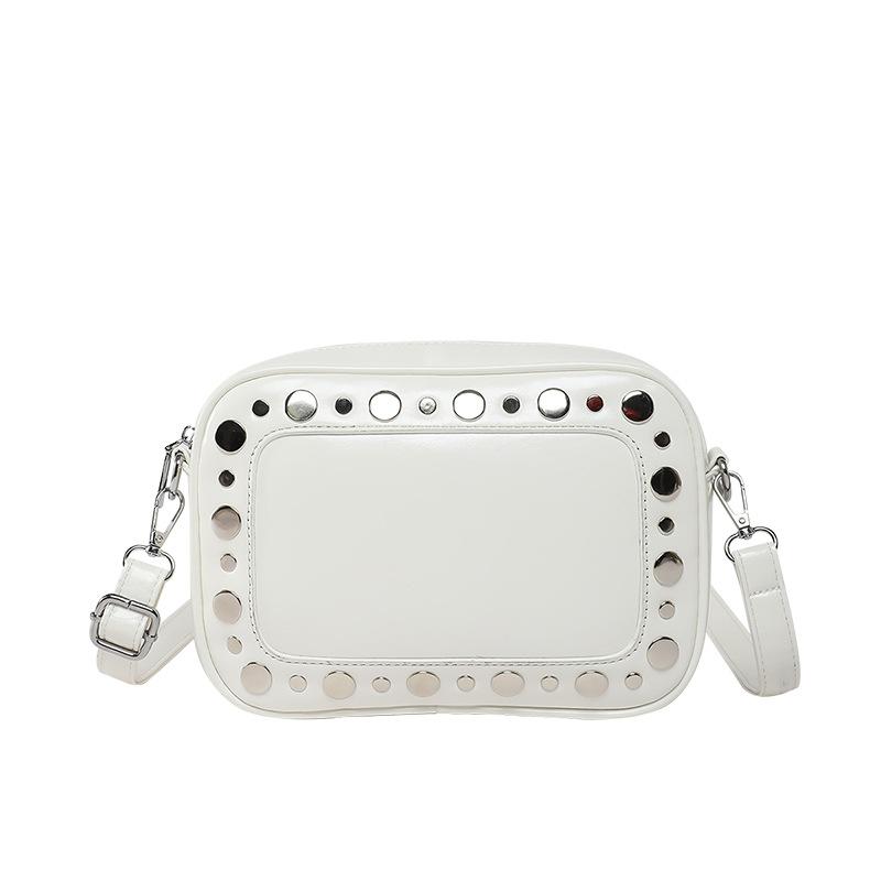 2025 новая горячая распродажа персонализированная сумка для камеры с заклепками в горошек нишевый дизайн простая трендовая высококачественная текстурная сумка-мессенджер