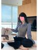 Женская многослойная клетчатая рубашка: Модный Колледжный Стиль, Уменьшающий Возраст Комплект из Двух Предметов на Осень/Зиму, Включающий Внутренний Жилет и Базовый Слой.