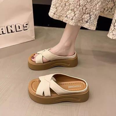 2025 лето французские шлепанцы на платформе женские новые темпераментные высококлассные серебристые с юбкой пляжные крутые шлепанцы