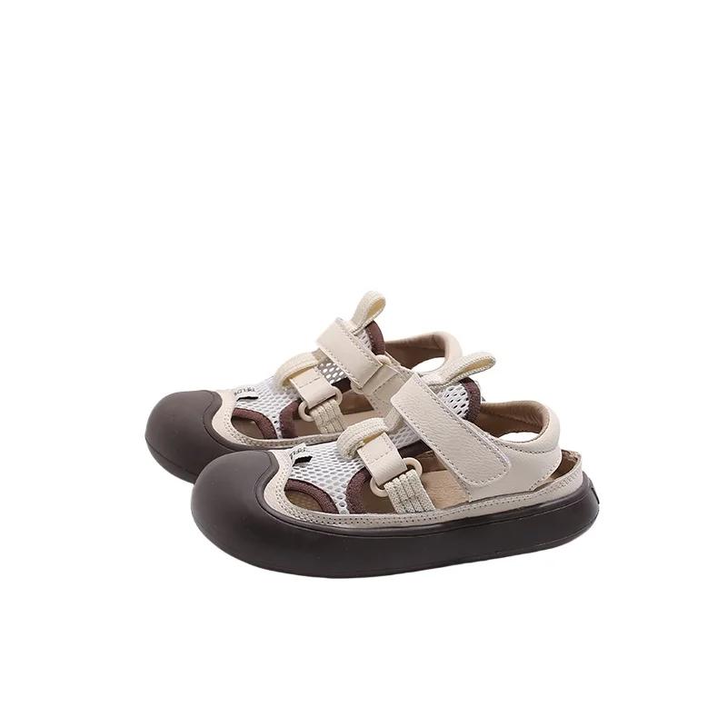 Детские сандалии для девочек 2024 года, летние, новые, модные, корейский стиль, мягкая подошва, удобные, повседневные, противоударные, универсальные, с вырезами