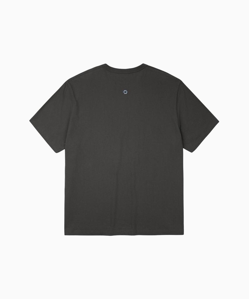 HELLO SUNRISE Hs Wave Logo Tee_Charcoal