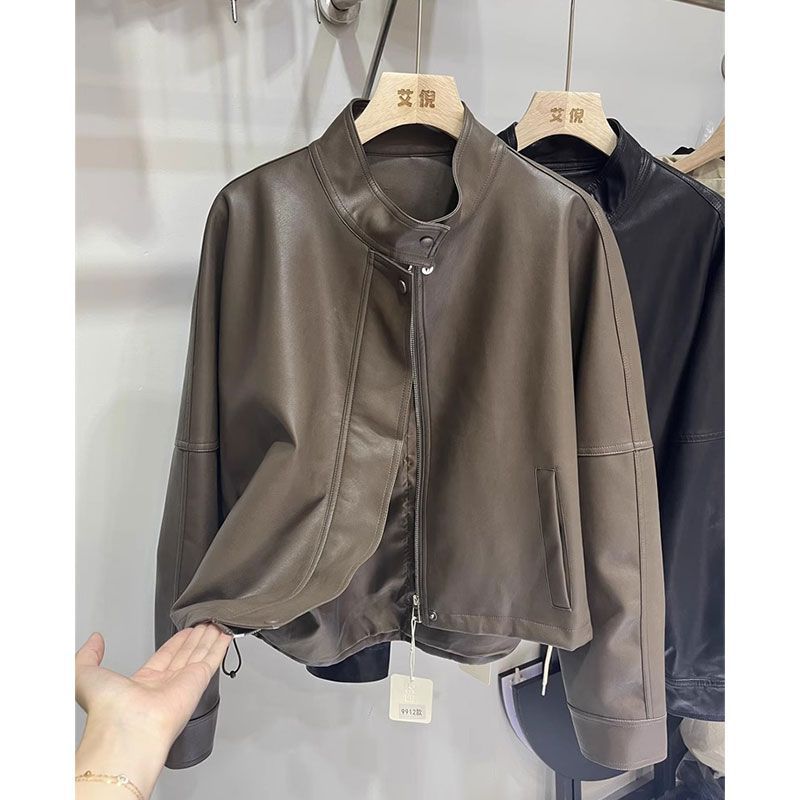 Повседневная темпераментная кожаная куртка-локомотив женская осенняя с высоким чувством воротником-стойкой свободная куртка модная коричневая