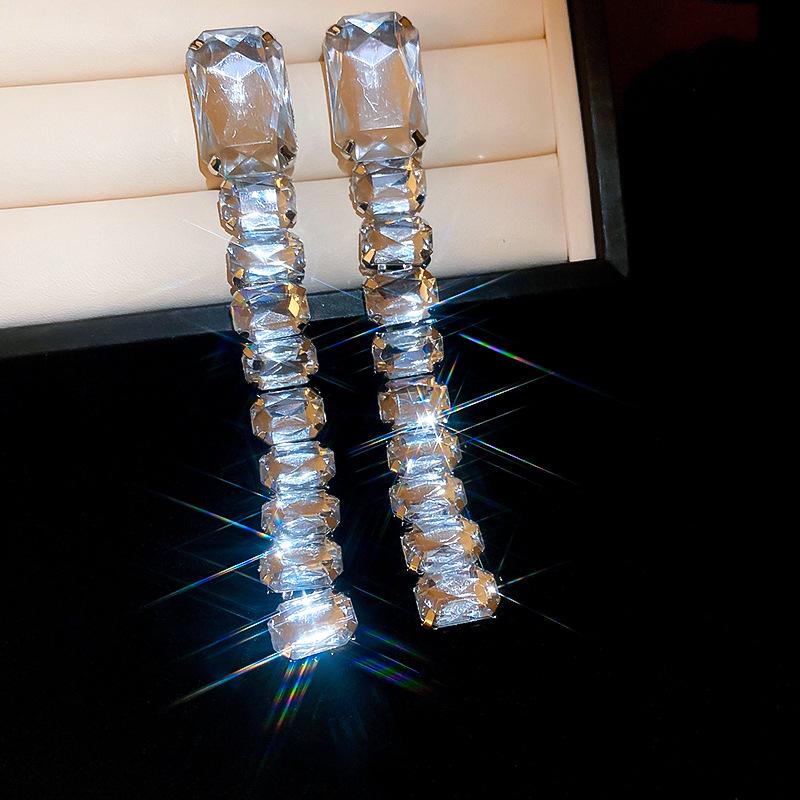 Серьги-кисточки с бриллиантами в виде цветков «Серебряная игла» класса люкс 2025 - Элегантный европейский и американский стиль для женщин