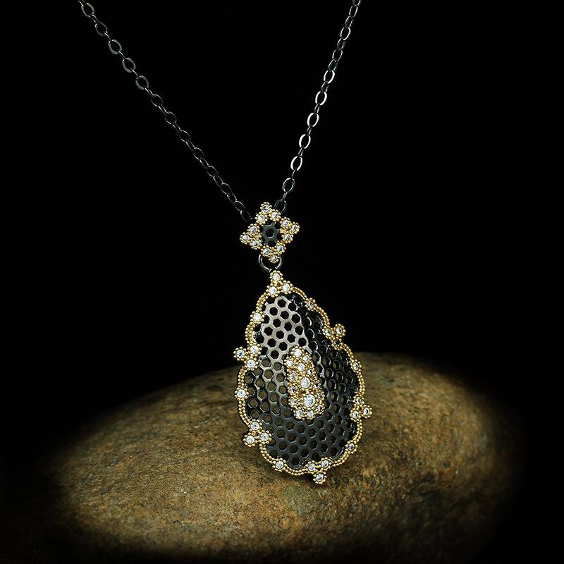 Итальянская авторская бижутерия Подвеска «Снежинка» Элегантное разделение цветов 925 Позолота Сверкающий циркониевый бриллиант Ретро Дворец С