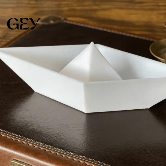 Smooth Surface Sculpture 3D Printed Origami Boat Model, Minimalist Paper Desk Childhood Nostalgia Ornament Figurine for Home Office Desktop,
