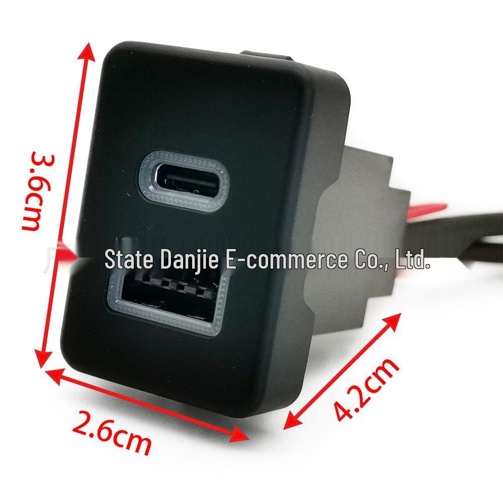 Автомобильное зарядное устройство Ford Transit Classic с USB QC3.0 и Type-C PD