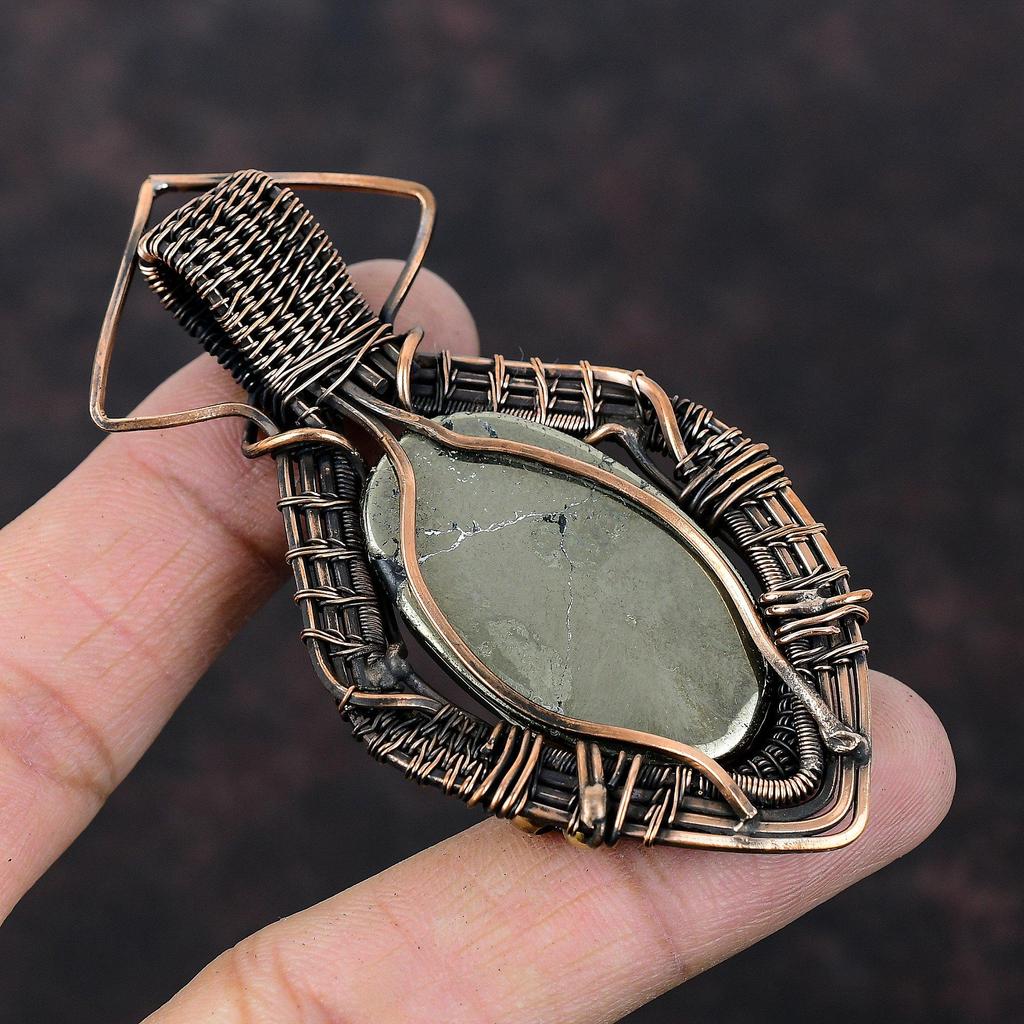 Пиритовый кулон, обернутый медной проволокой, кулон ручной работы, обернутый медной проволокой, ювелирные изделия высокого качества, кулон из драгоценного камня, пирит, ювелирные изделия для подарка