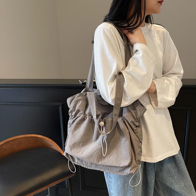 Large Capacity Tote Bag Women's 2025 New Trendy Casual Lightweight Commuter Bag One Shoulder Pleated Drawstring Laptop Bag