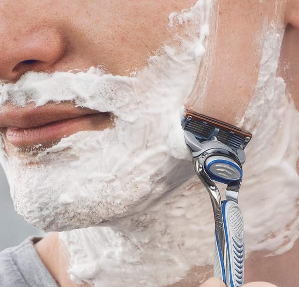 Ручная бритва Gillette Fusion для мужчин 16 сменных лезвий (Включает лезвия)