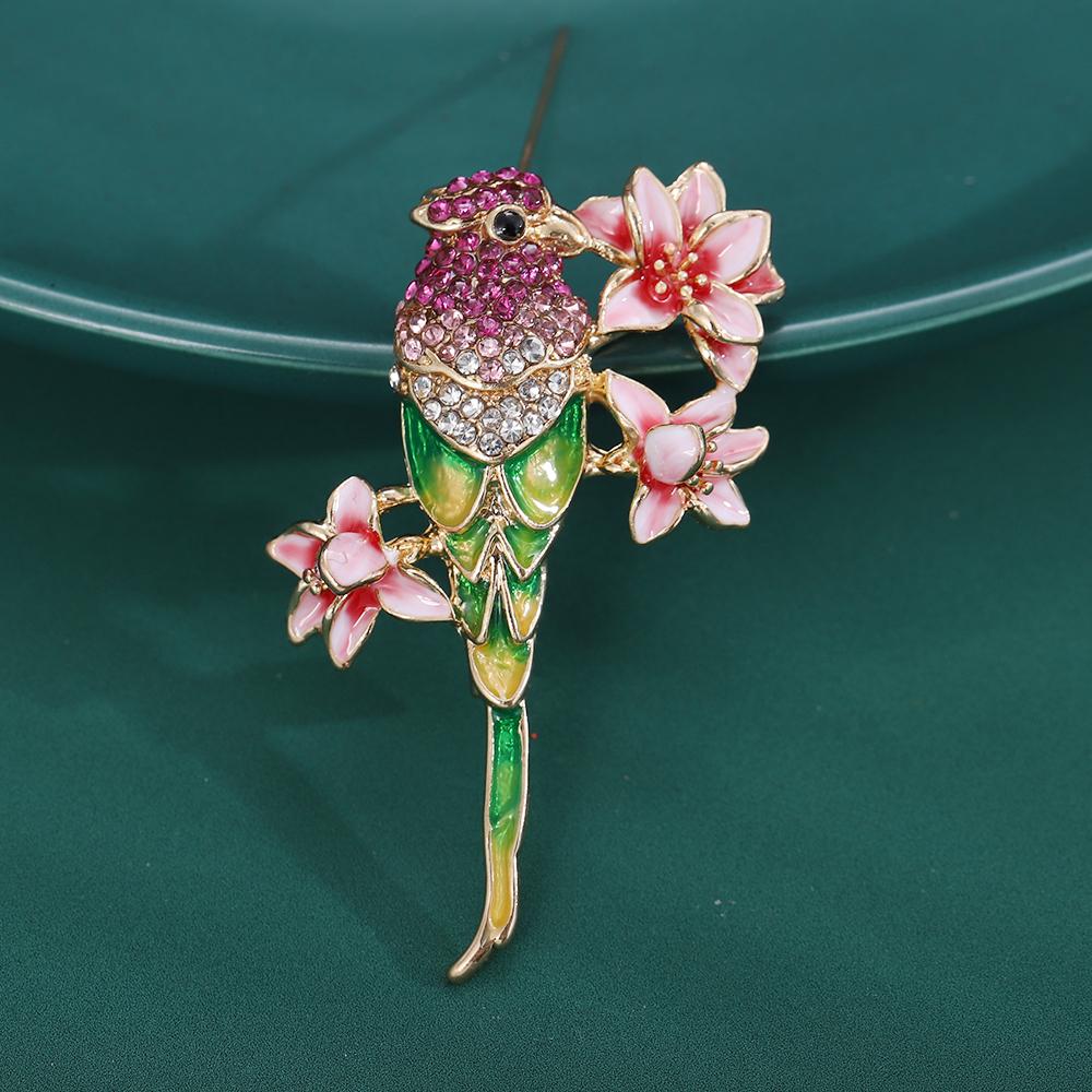 Blucome Cute Rhinestone Magpie Bird Shape Brooches for Women Gold Color Wedding Flowery Bird Special Design Pins