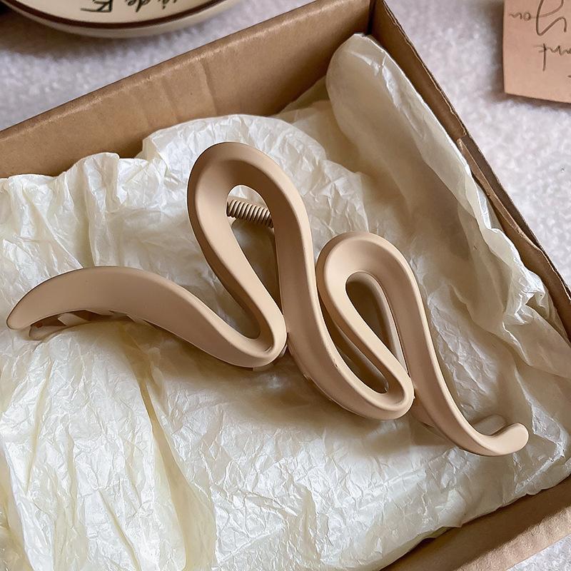 Однотонные акриловые матовые волнистые заколки для волос для женщин, простые универсальные заколки в виде акулы для волос с заостренным кончиком, аксессуары для волос во французском стиле