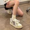 Милые кроличьи маленькие белые туфли женские 2025 новые осенние ins тренд студенческие на толстой подошве сто U с нишевым дизайном кеды