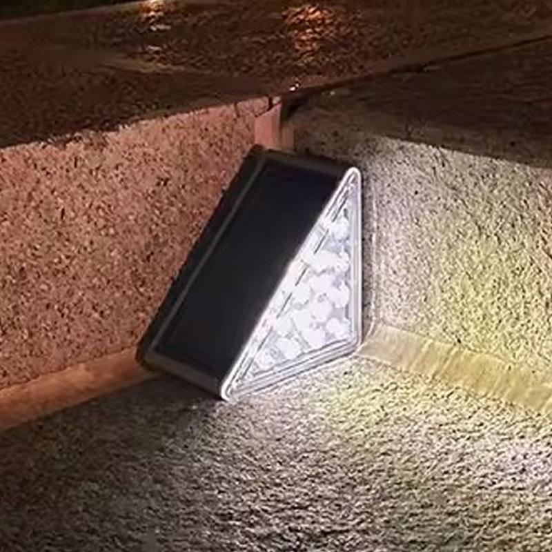 Солнечные треугольные ступеньки для наружных дорожек и дворов