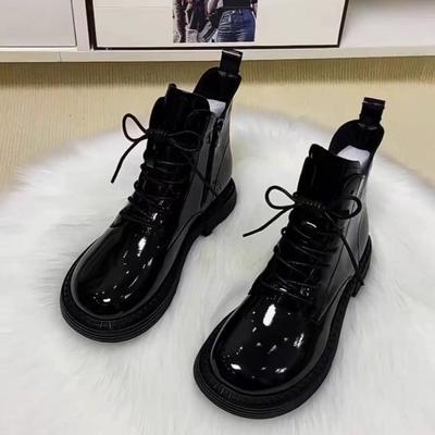 Популярные универсальные ботинки Мартин на толстой подошве женские 2025 осень и зима новые ретро лакированные короткие ботинки модные короткие ботинки в британском стиле