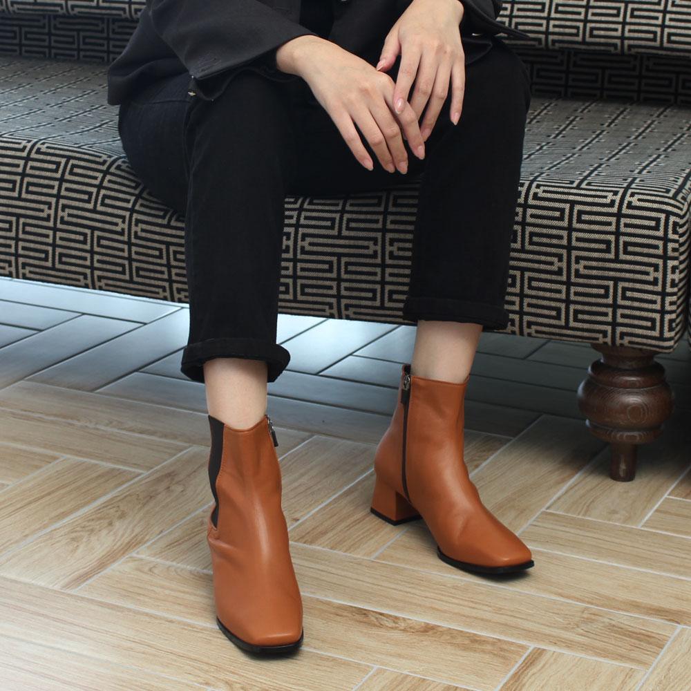Kerrijade Simple Square Chelsea Boots