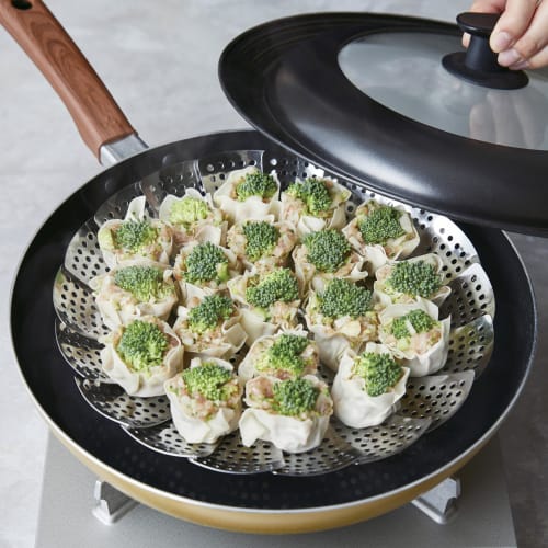 KAI KITCHEN Stainless Steel Large Free Size Steamer for 18-28cm Dishwasher Safe KAI KITCHEN Made In Japan DH8070