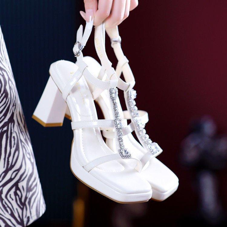 Square head French sandals women's 2025 summer new design sense niche rhinestone thick heel outer wear Roman sandals women