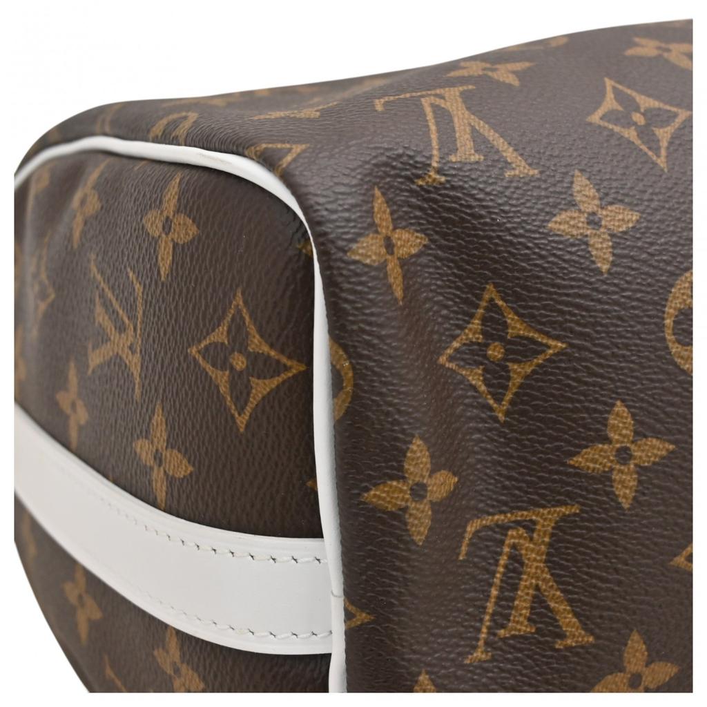 Подержанная кожаная женская сумка CELINE