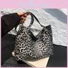 Модная унисекс сумка через плечо с леопардовым принтом, коричнево-черная, с вместительными карманами