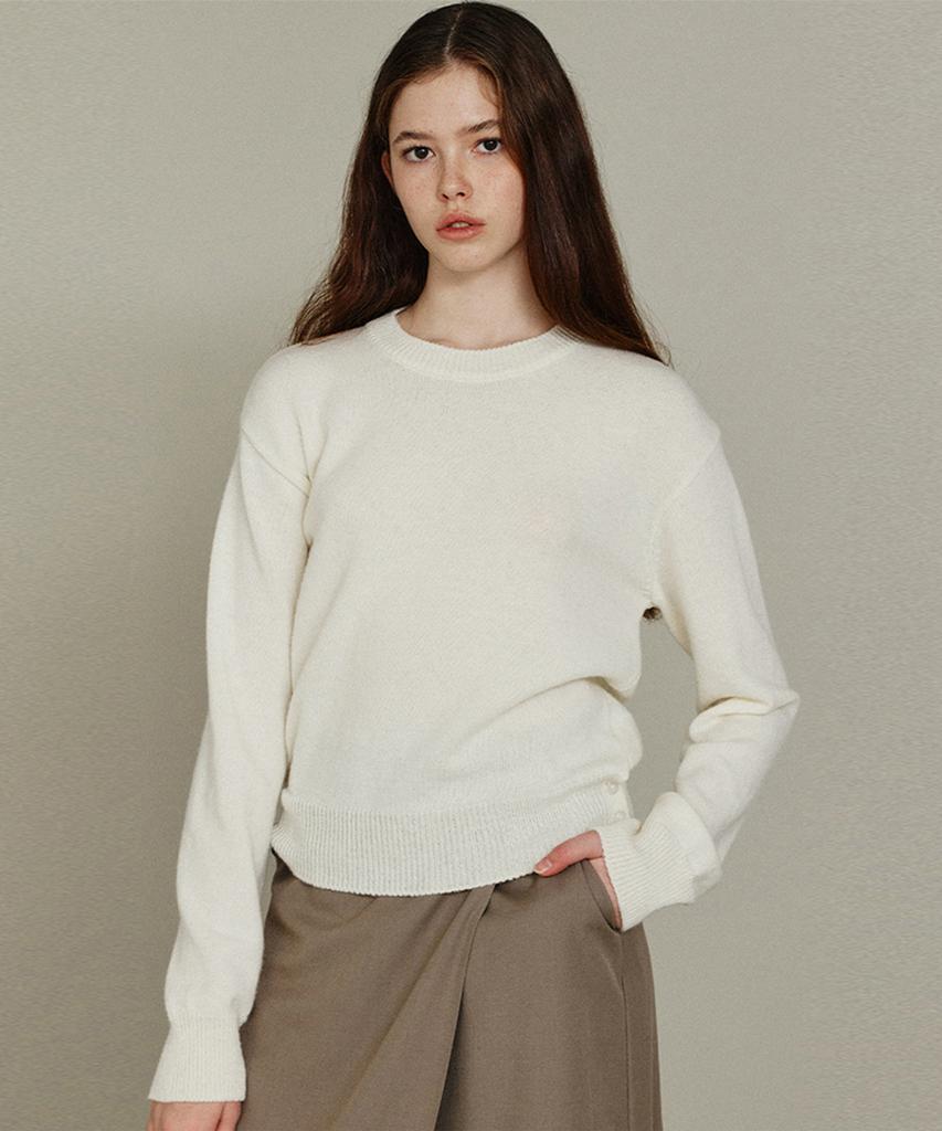 ITOV SEOUL Slit Button Round Knit Iv