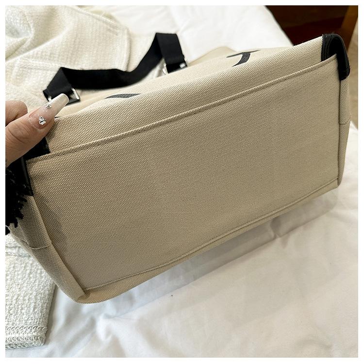 Большая вместительная холщовая большая сумка с буквами контрастного цвета, сумка на одно плечо с принтом улыбающегося лица и женская сумка через плечо