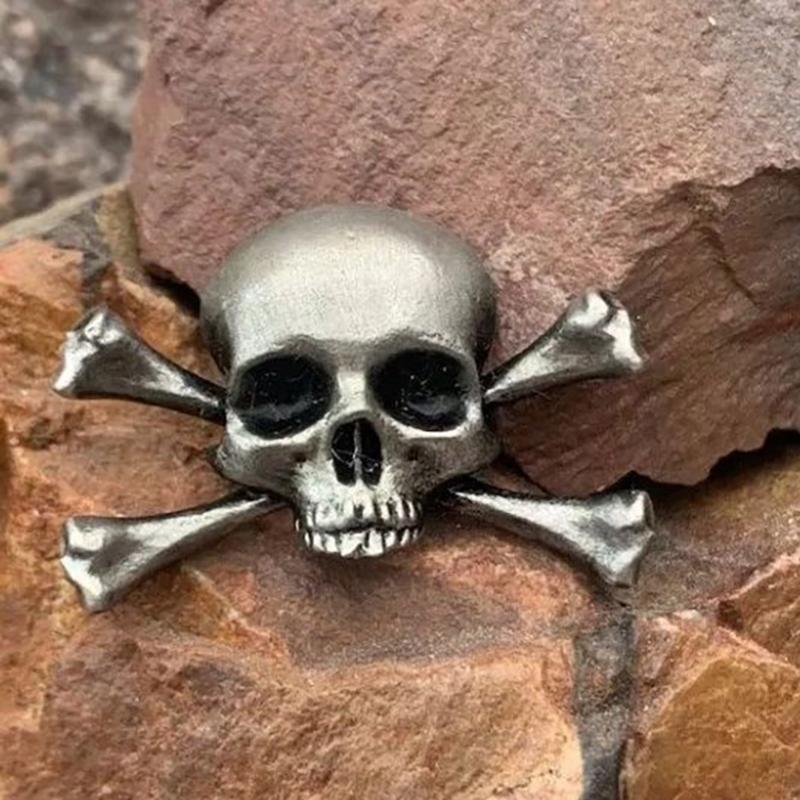 Персонализированные броши в виде черепа, креста и меча для женщин и мужчин, винтажные готические металлические значки в виде головы призрака, ювелирные булавки для вечеринок