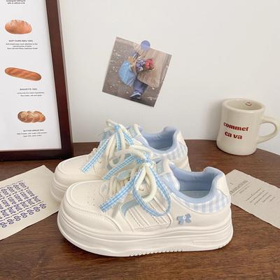 Корейская версия платформенных белых туфель женские кожаные 2025 лето новая шикарная нишевая дизайнерская низкие универсальные студенческие кеды