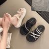 Наступая на дерьмо мягкие кожаные тапочки женские 2025 новая летняя обувь на один палец с юбкой нескользящая мягкая подошва два варианта носки сандалии
