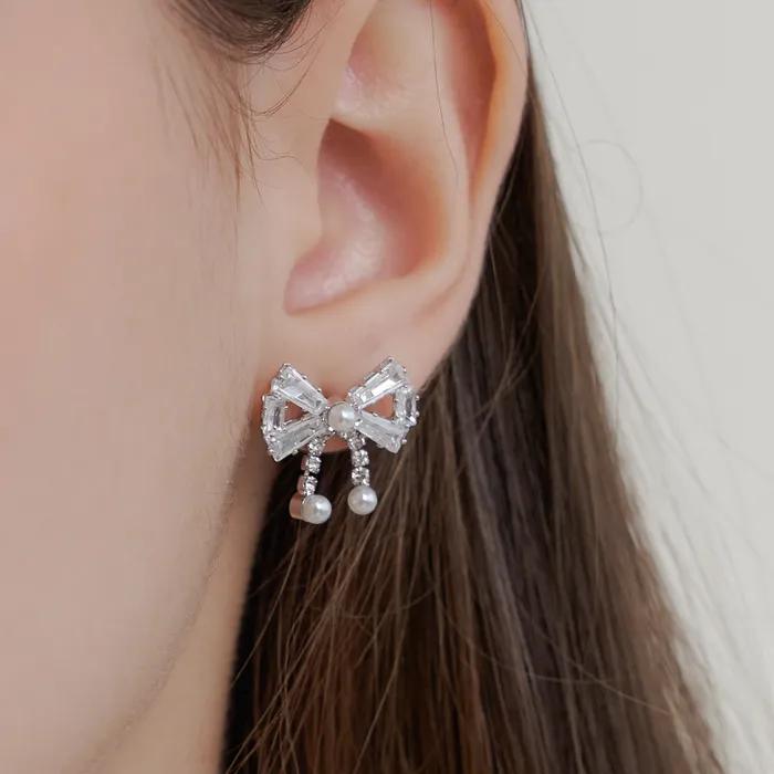 Серьги с блестящей лентой