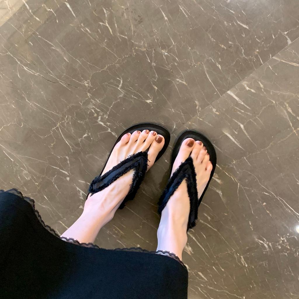 Grape Mother Has the Same Fashionable Silk Rough Edge Flat Bottom Toe Sandals for Women's Summer Minimalist Style Casual Versatile Soft-soled Sandals