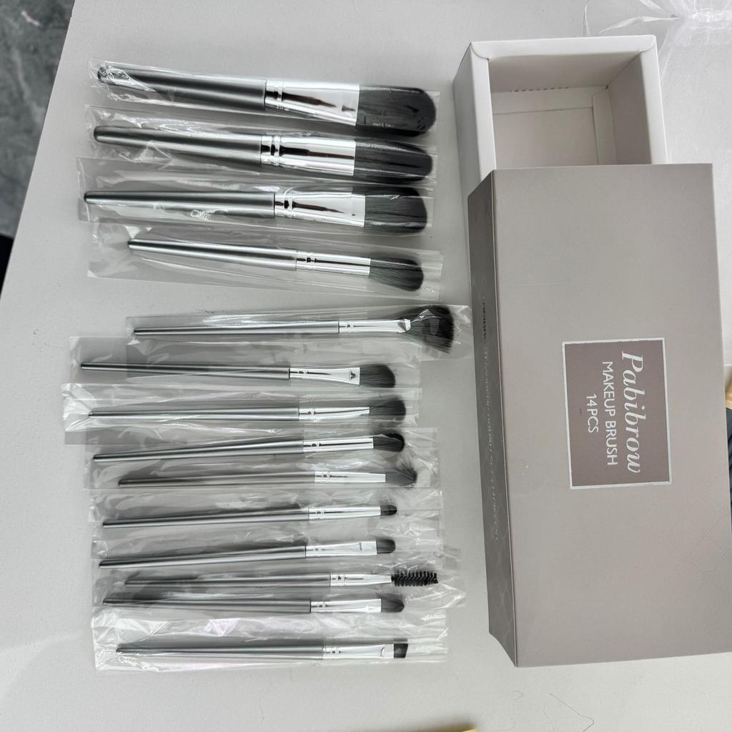 Makeup Brush Silver Snow Explosion 14 Makeup Brush Bundle Bag Set 5 Large 9 Small Environmentally Friendly Carton