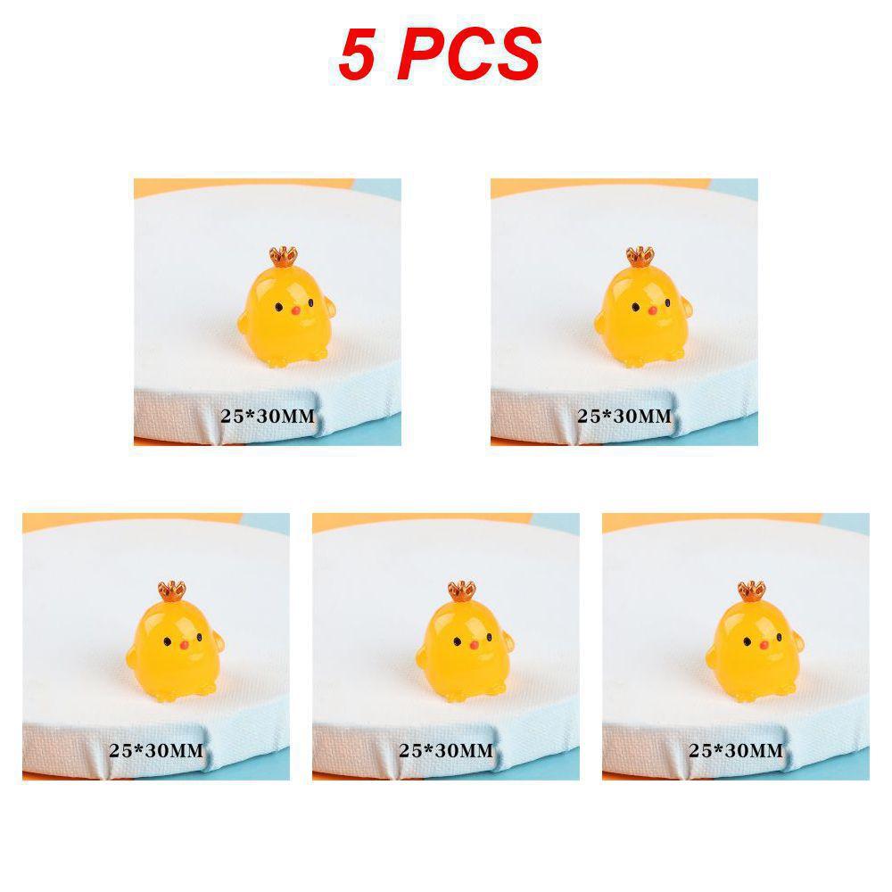 1~10PCS Luminous Mini Resin Pig Car Dashboard Toys Dolls Glowing Figures Home Garden Decoration Cartoon Color Chick Car