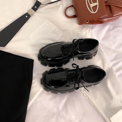 Маленький размер 33 маленькие кожаные туфли ветер Лю Вэнь маффин толстая подошва бархатные лоферы увеличивающие рост одинарные туфли