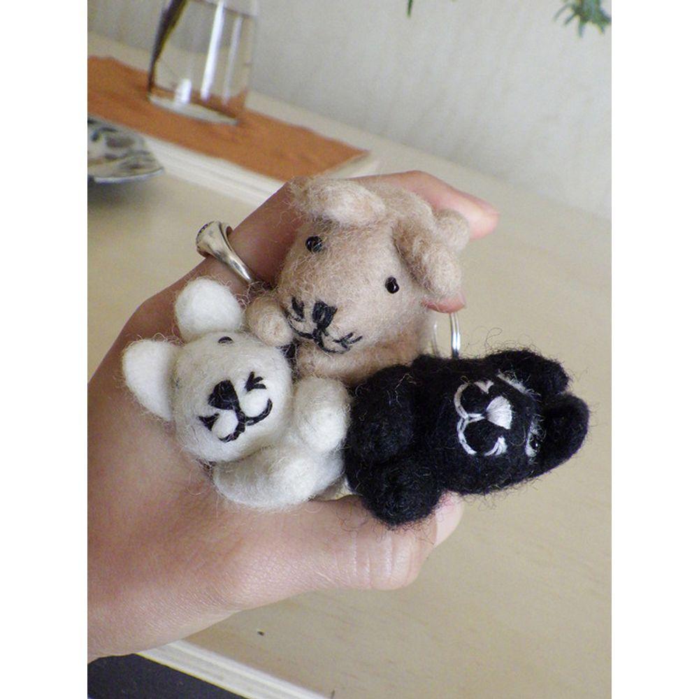 MGR Nepal Wool 3 Cat Keyring (3 colors)