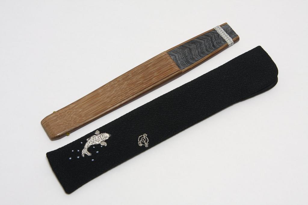 Kyoto Haze 60 Handmade by Kyoto Dragonfly Fan Bag Paulownia Presentation Box [Hasegawa] Fan, Pattern, Silver, Ribs, Craftsmen, Embroidery, Included,