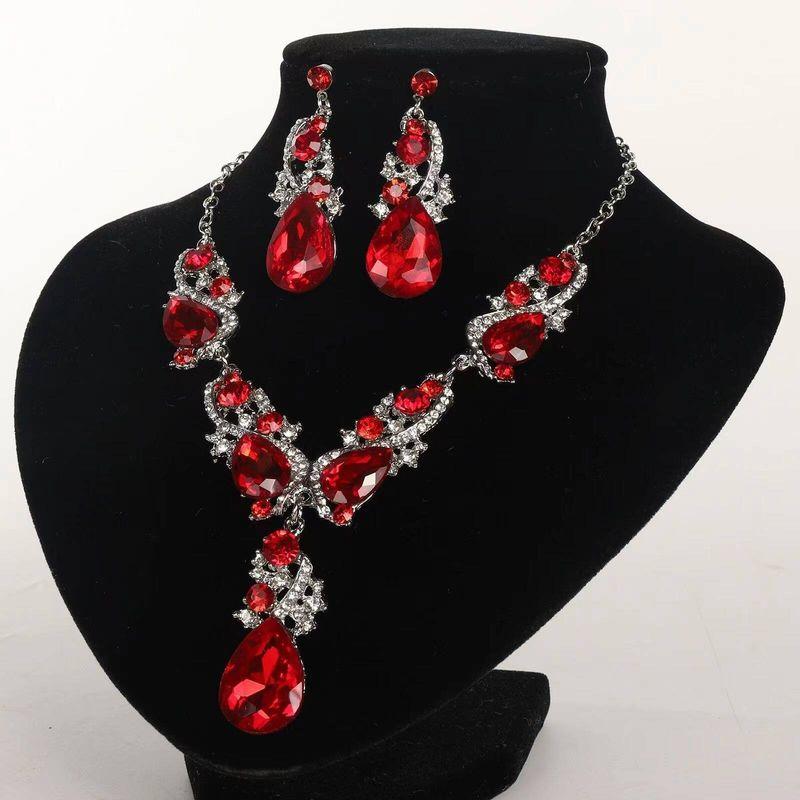 European and American Jewelry New Style Exaggerated Elegant Necklace and Earrings Two-Piece Set Retro Personality Women's Alloy Evening Jewelry