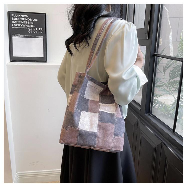 Canvas Tote Bag For Women With Large Capacity And Magnetic Closure For Daily Use