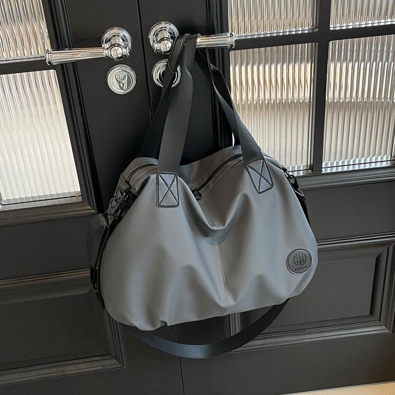 Large Capacity Lightweight Handheld Travel Bag for Men and Women