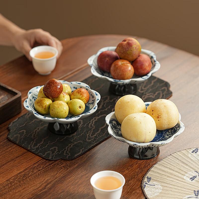 Zhuangluhua Blue and White Lotus Ceramic High-Footed Serving Plate