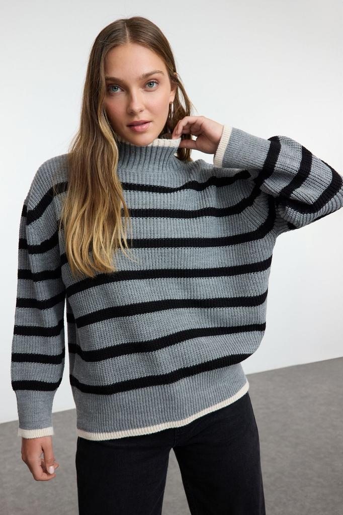 Women's Fashionable Stylish Sweater Black Wide Pattern Striped Knitwear Sweater