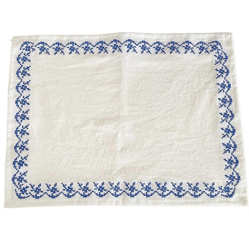 1Pc Placemat Retro Style Cotton Rural Style Embroidered Originality Photography Props Decorative Cloth Figure