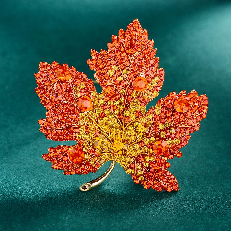 Elegant Diamond Maple Leaf Brooch: Creative Korean Fashion Pin for Suits, Jackets, and Sweaters