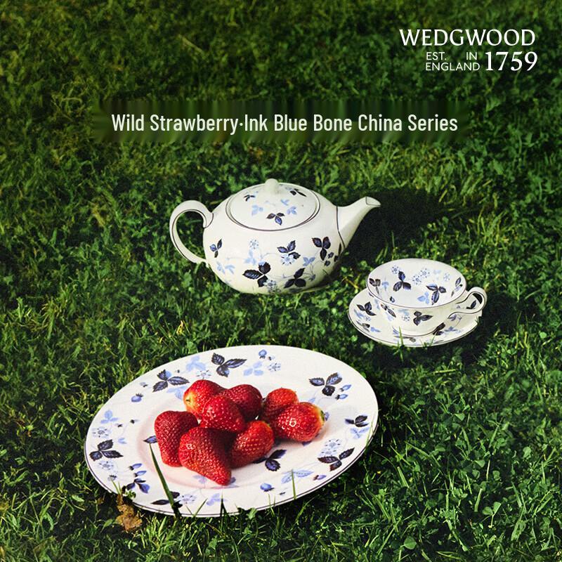 Wedgwood Чернильно-синяя цветочная чайная пара с клубникой