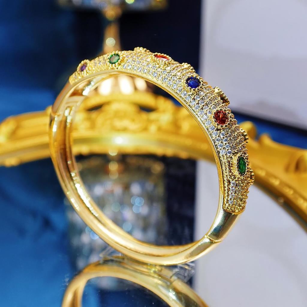 CMM Dubai Bride Европейский ретро Итальянский матовый ручной работы Золотой этнический стиль Западный цветной циркон Женский браслет Браслет-подвеска