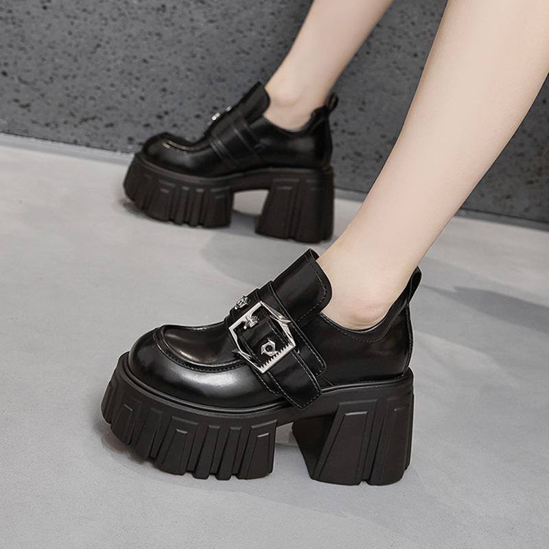 Женские лоферы на платформе в британском стиле 2025 весна новые универсальные туфли на танкетке с внутренней танкеткой, маленькие кожаные туфли на одном ремешке